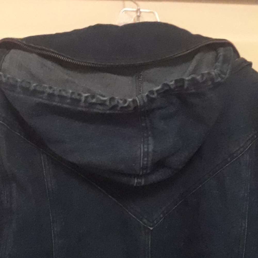 Jacket - Picture 3 of 4